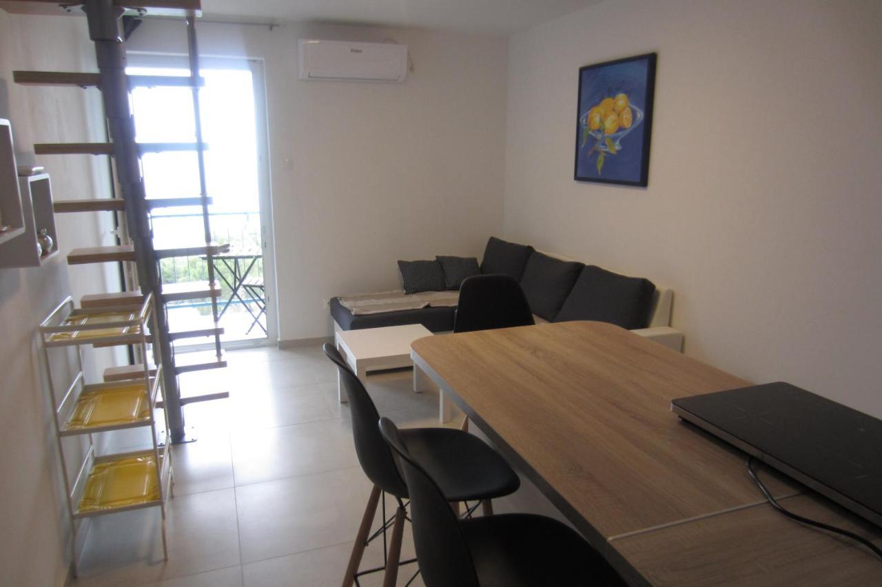 Apartman Valinor Miholascica Esterno foto
