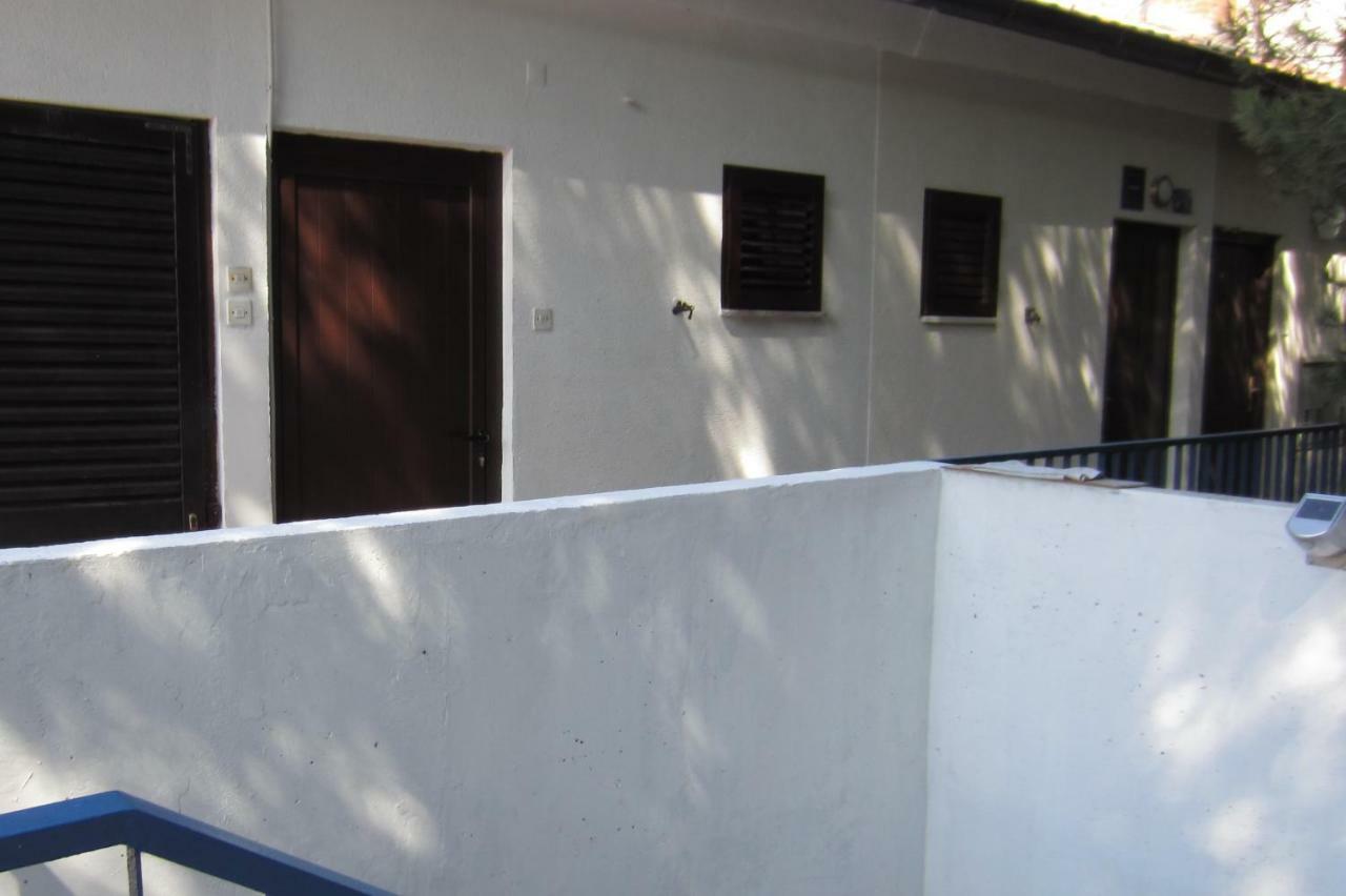 Apartman Valinor Miholascica Esterno foto