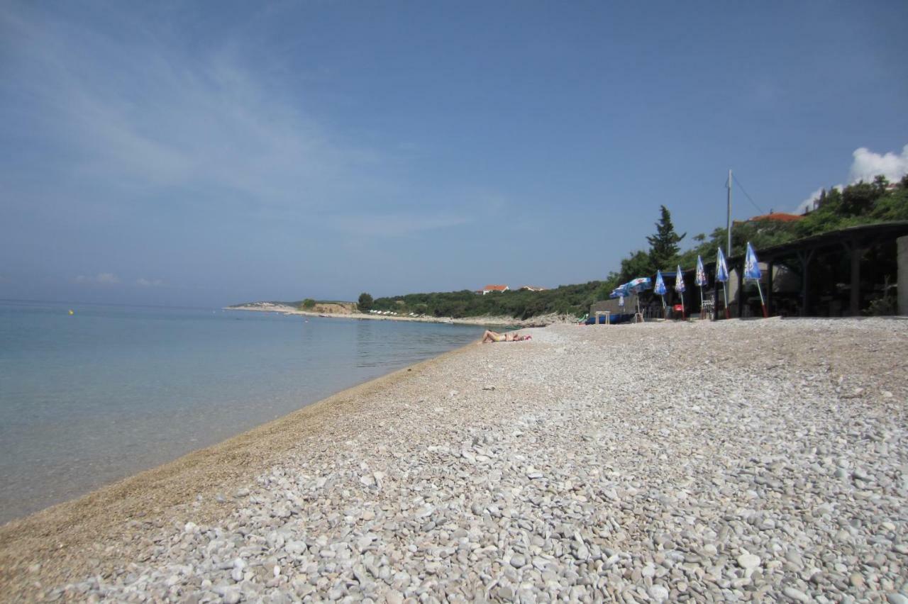 Apartman Valinor Miholascica Esterno foto