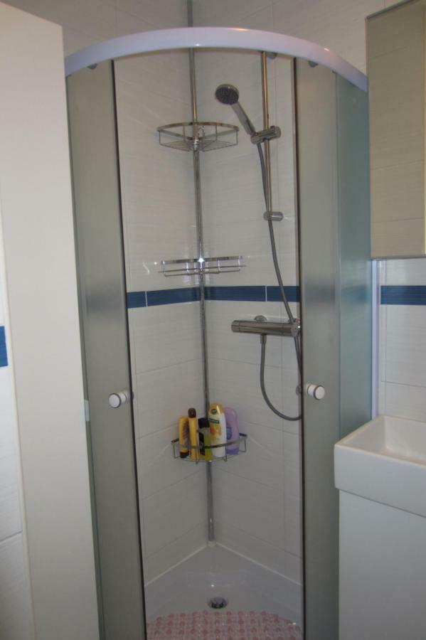 Apartman Valinor Miholascica Esterno foto