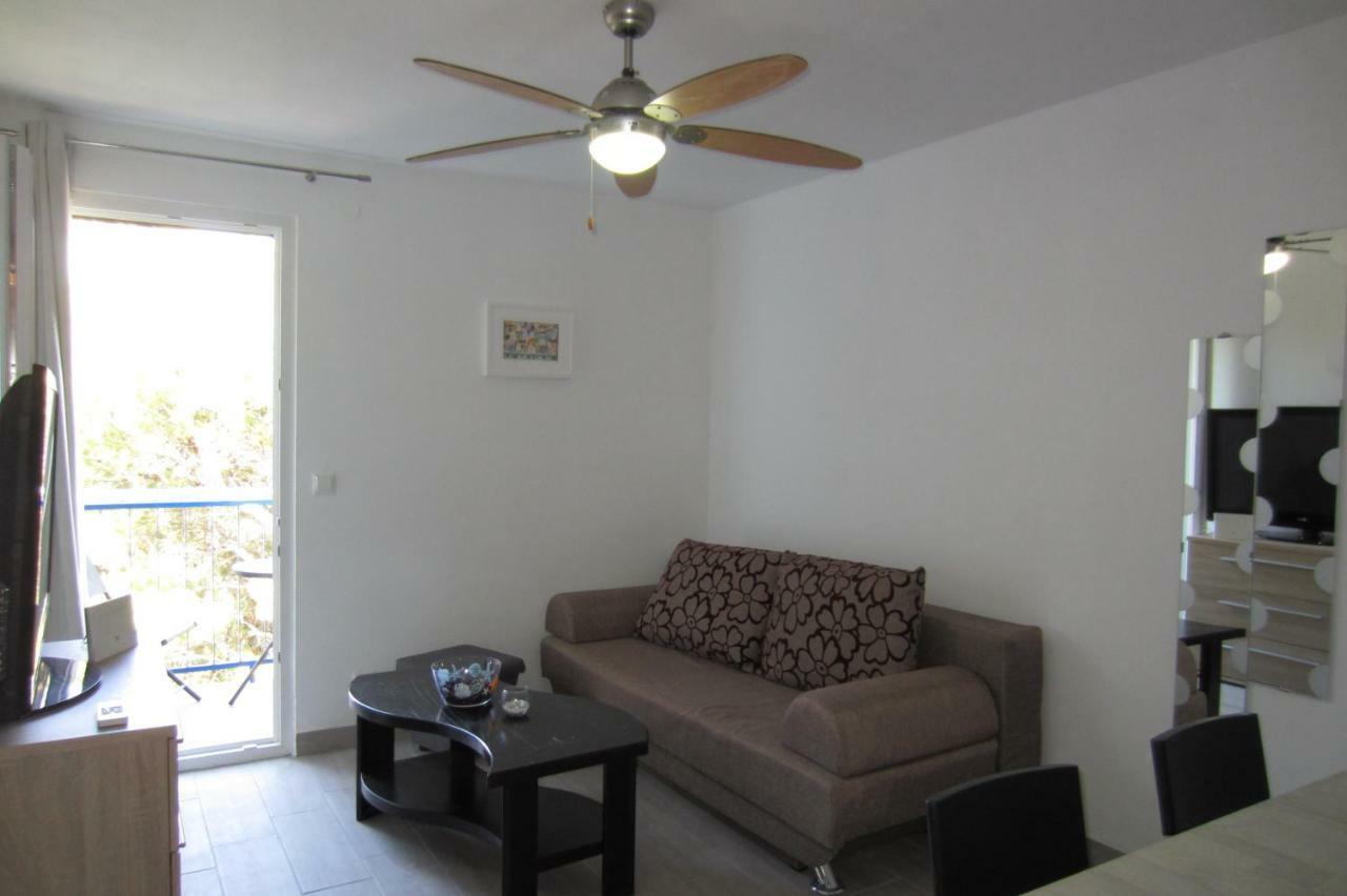 Apartman Valinor Miholascica Esterno foto